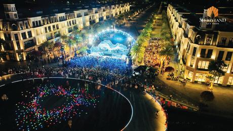 Sóng nhạc hòa nhịp sóng biển, sóng lòng, MerryLand Quy Nhơn bùng nổ trong đêm nhạc quy tụ nhiều sao Việt