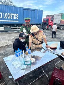 Tiếp tục phát hiện lái xe dương tính với chất ma tuý