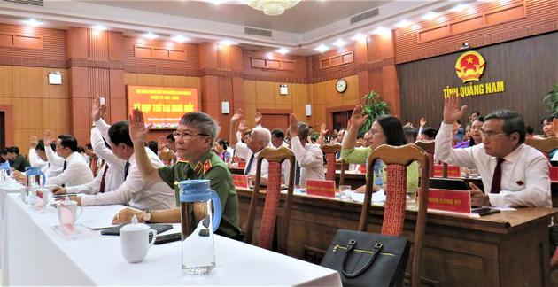 Miễn nhiệm chức danh Chủ tịch HĐND và Chủ tịch UBND tỉnh Quảng Nam