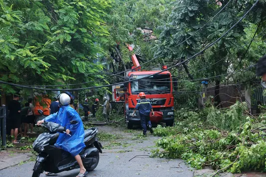 Chủ tịch TP Hà Nội: Phải khôi phục lại hệ thống giao thông trong ngày 8/9