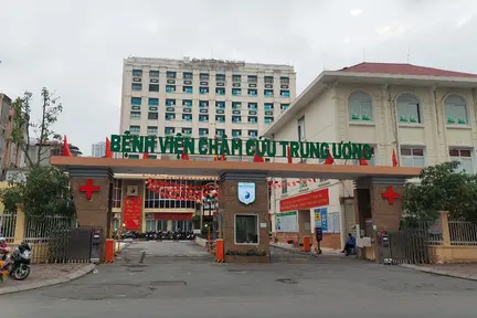 Khởi tố, bắt tạm giam đối tượng chặn xe tại cổng Bệnh viện Châm cứu Trung ương