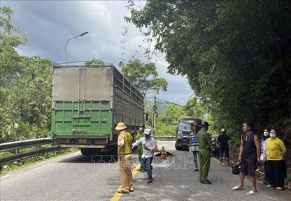 Tai nạn giữa xe khách và xe máy trên đèo Bảo Lộc, 2 người thương vong