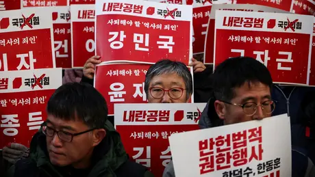 Cảnh sát Hàn Quốc cân nhắc lệnh cấm đi lại đối với Tổng thống Yoon Suk Yeol
