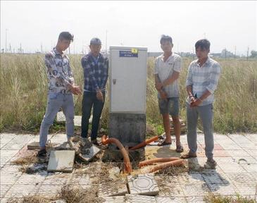 Bắt giữ 5 đối tượng trộm cắp thiết bị điện