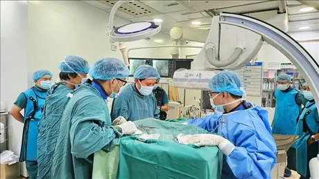 Cứu sống người đàn ông 02 lần ngừng tim trong lúc ngủ