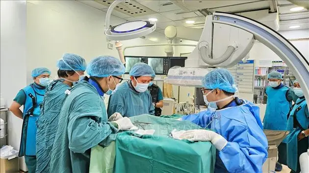Cứu sống người đàn ông 02 lần ngừng tim trong lúc ngủ