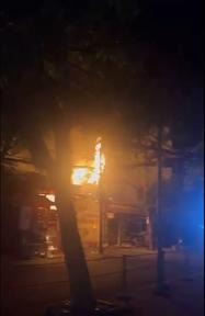 Nhà khóa trái cửa bốc cháy, hai trẻ em tử vong