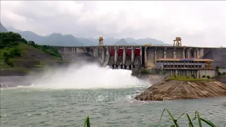 20 giờ ngày 11/9, đóng tiếp 1 cửa xả đáy hồ thủy điện Tuyên Quang