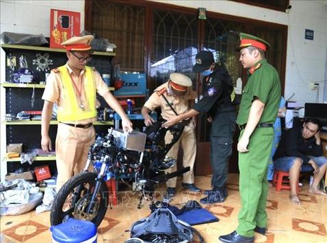 Lập hồ sơ xử lý cơ sở 'độ' xe mô tô trái phép