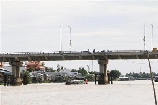 An Giang: Tạm giữ nghi phạm ném bé trai xuống sông Rạch Giá 