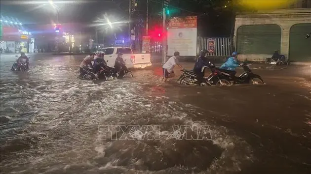 Thời tiết ngày 12/10: Bắc Bộ nắng hanh, Nam Tây Nguyên và Nam Bộ mưa lớn