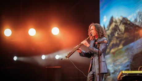 Huyền thoại Kenny G sẽ tặng kèn saxophone để bán đấu giá gây quỹ thiện nguyện tại Việt Nam