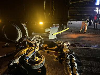 Xe máy tông vào ô tô tải, 2 người chết có nồng độ cồn rất cao
