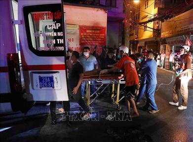 Bệnh viện Bạch Mai cấp cứu 19 người trong vụ cháy chung cư mini
