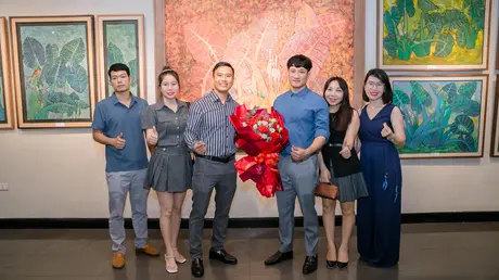 Nghệ thuật từ những chiếc lông công