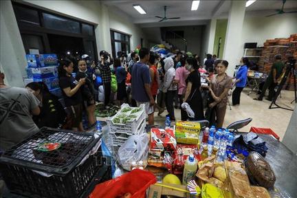 Chung tay chia sẻ với những gia đình gặp nạn trong vụ hỏa hoạn tại phố Khương Hạ