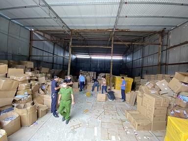 Kiểm tra, phát hiện kho thuốc lá điện tử vi phạm lớn nhất từ trước đến nay