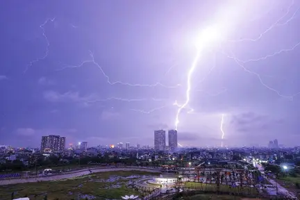 Cảnh báo dông, lốc, sét, mưa lớn trong những ngày tới
