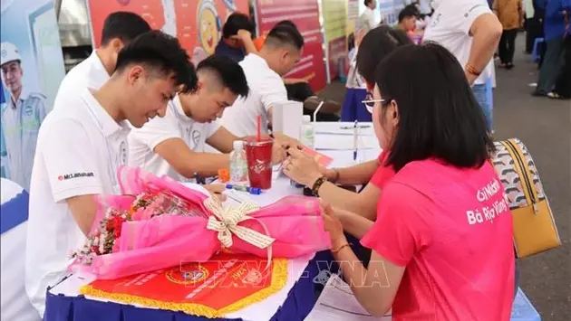 Quy định mới về tinh giản biên chế có hiệu lực thi hành từ ngày 16/6/2025