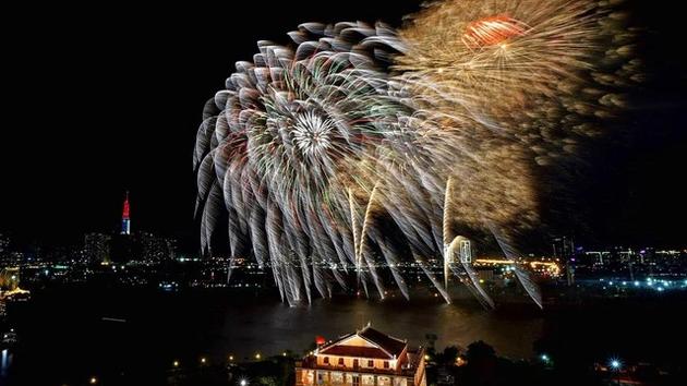 Thành phố Hồ Chí Minh: Bắn pháo hoa tại 16 điểm trong tối 30/4
