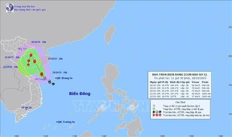 Bão số 5 cách đất liền khu vực Quảng Trị đến Thừa Thiên - Huế khoảng 200km