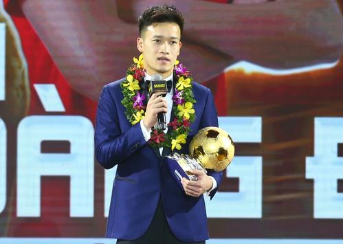Hoàng Đức giành Quả bóng vàng Việt Nam 2023