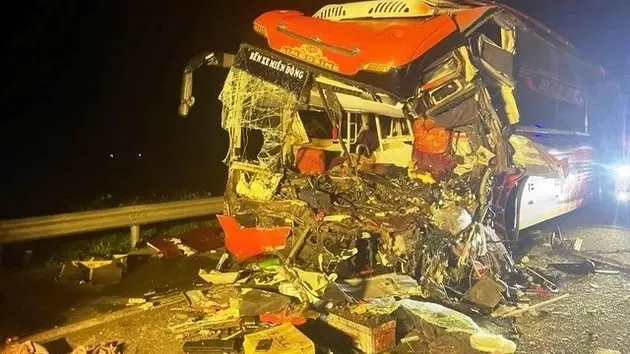 Tai nạn nghiêm trọng trên cao tốc Đà Nẵng-Quảng Ngãi, 2 người tử vong tại chỗ