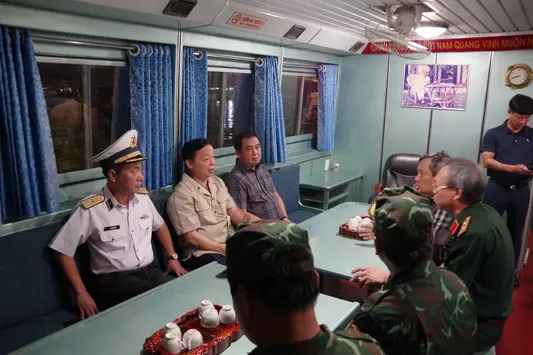 Vụ lật tàu du lịch trên vịnh Hạ Long: Phó Thủ tướng Trần Hồng Hà đến hiện trường chỉ đạo công tác cứu nạn, cứu hộ