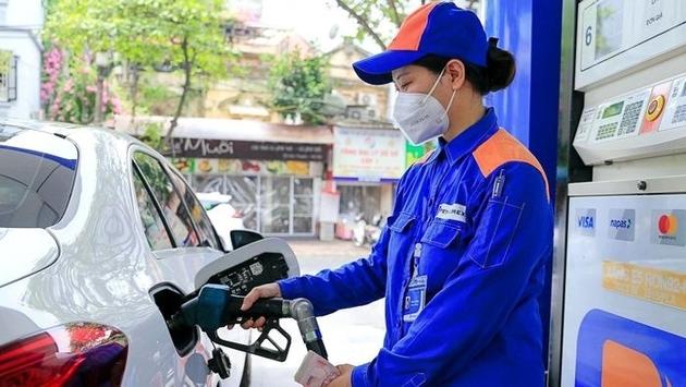 Giá xăng quay đầu giảm, RON 95 về sát mốc 21.000 đồng/lít