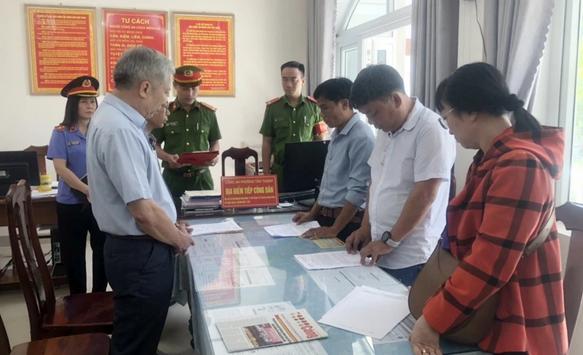 Bắt tạm giam nguyên Trưởng phòng Giáo dục và Đào tạo thành phố Hội An (Quảng Nam)