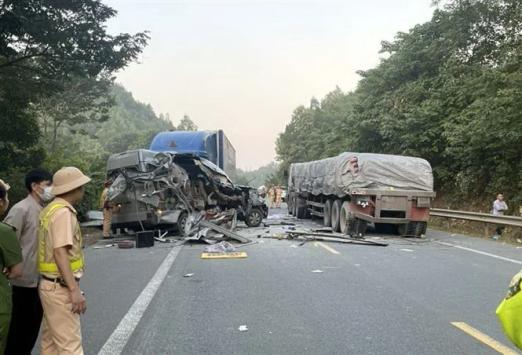 Tai nạn nghiêm trọng ở Lạng Sơn: Khởi tố, bắt giam lái xe container chở ximăng 
