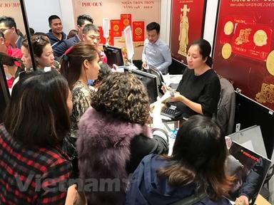 Tiếp tục đi lên, giá vàng SJC chạm ngưỡng 75,4 triệu đồng mỗi lượng