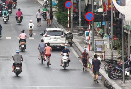 Bộ Công an đề xuất 27 hành vi bị cấm khi tham gia giao thông