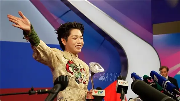 Sau khi đoạt giải Nhất Intervision 2025, Đức Phúc có một nghĩa cử đẹp khiến báo giới và khán giả ca ngợi