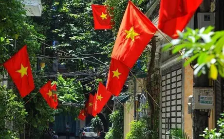 Cùng hướng về lá cờ Tổ quốc dịp Quốc khánh 2/9