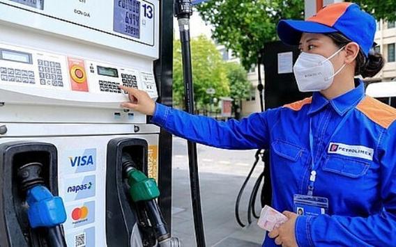 Giá xăng tăng gần 500 đồng/lít