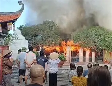 Cháy lớn chưa rõ nguyên nhân tại chùa Phổ Quang hơn 800 tuổi ở Phú Thọ