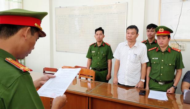 Nguyên giám đốc Ban quản lý xây dựng công trình giao thông và nông nghiệp An Giang bị bắt