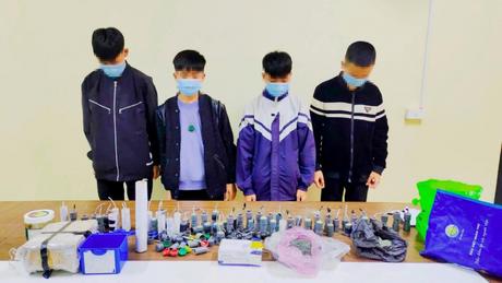 Hiểm họa khôn lường khi học sinh tự chế pháo nổ