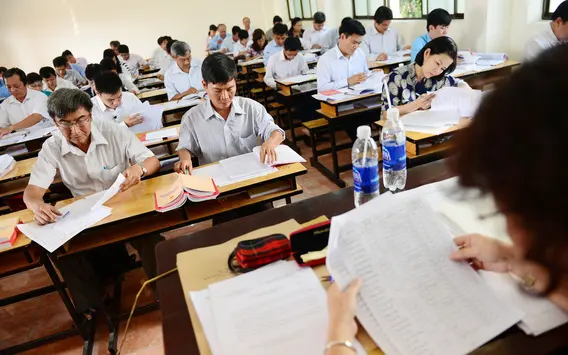 Thành phố Hồ Chí Minh: Tạm dừng tuyển dụng công chức, thi tuyển chức danh lãnh đạo cấp sở và tương đương