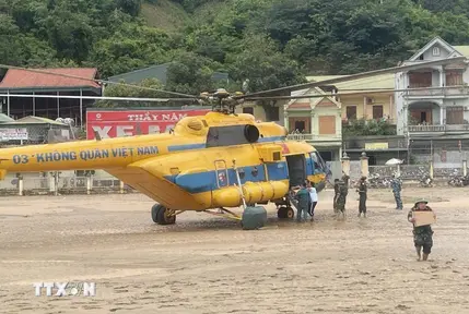 Quân đội sẽ tổ chức thêm 4 chuyến bay chuyển hàng cứu trợ đến vùng lũ Nghệ An