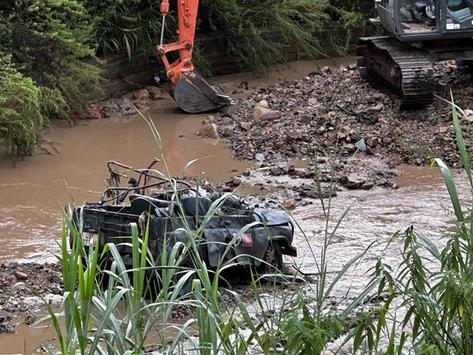 Vụ xe jeep bị lũ cuốn trôi: Tạm dừng hoạt động Khu Du lịch Làng Cù Lần