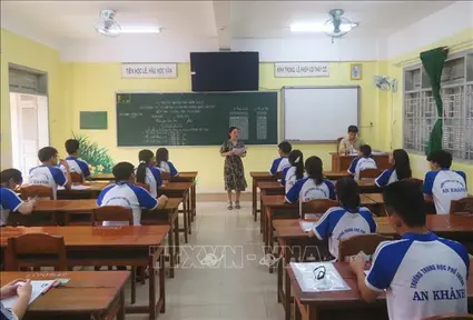 Kỳ thi tốt nghiệp THPT 2025: Sáng 26/6, thí sinh thi môn Ngữ văn