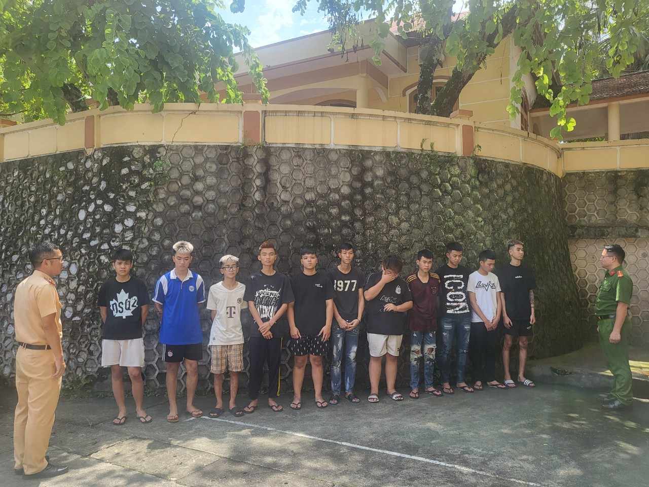 Khởi tố 11 bị can về tội gây rối trật tự công cộng