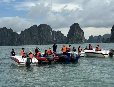 Tìm thấy thi thể gần hang Trống nghi là nạn nhân vụ lật tàu du lịch ở Quảng Ninh
