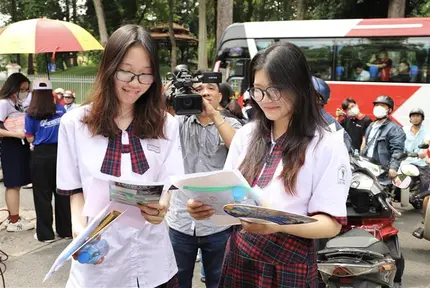 Gợi ý đáp án đề thi môn Ngữ văn tốt nghiệp THPT 2024