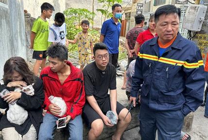 Hải Phòng cứu an toàn 3 người mắc kẹt khỏi đám cháy
