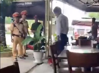 Cán bộ Thuế đe dọa Công an khi bị kiểm tra nồng độ cồn