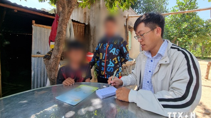 Kiểm tra, làm rõ việc nhà trường 