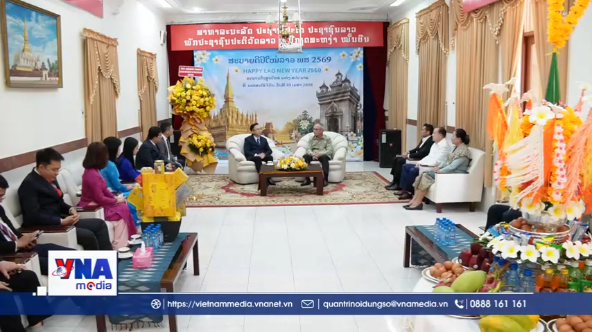 Thành phố Hồ Chí Minh chúc mừng Tết cổ truyền Bunpimay của Lào